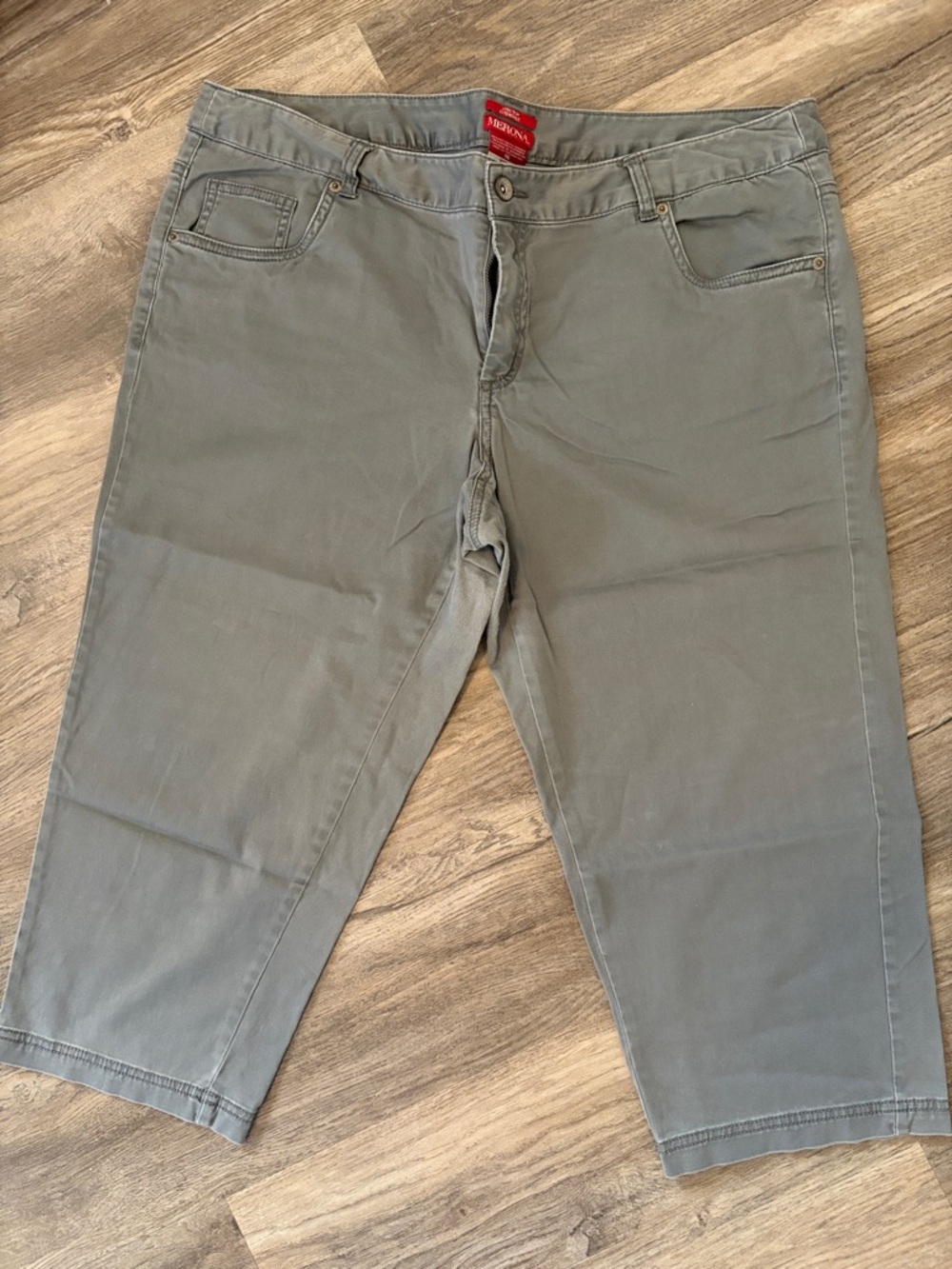 Merona Gray Capri Pants Size 16